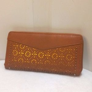 Tan Wallet with Elliptical Cutout W/Shimmering design behind